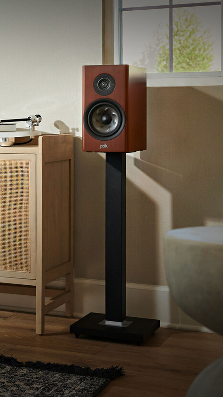 Polk bookshelf speaker with turntable
