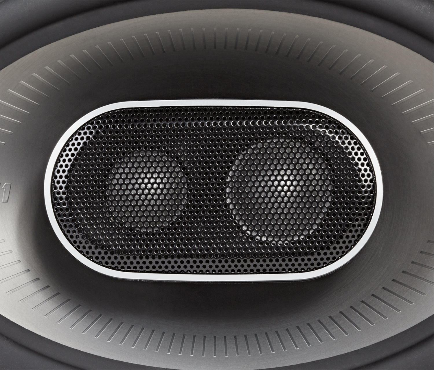 MM692, Black, dynamic